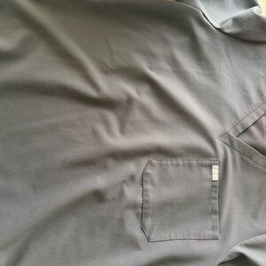 Figs Gray scrub top